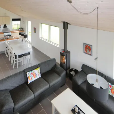 Amazing Home In Glesborg With House Sea View *